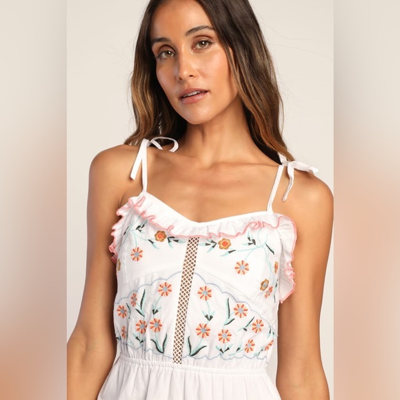 NWT Embroidered Floral Mini Dress - Picture 4 of 9